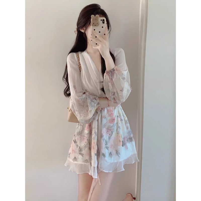 碎花V领收腰连衣裙 女夏季大码显瘦短裙